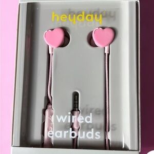 Heyday Heart-Shaped Pink Earbuds NWT!